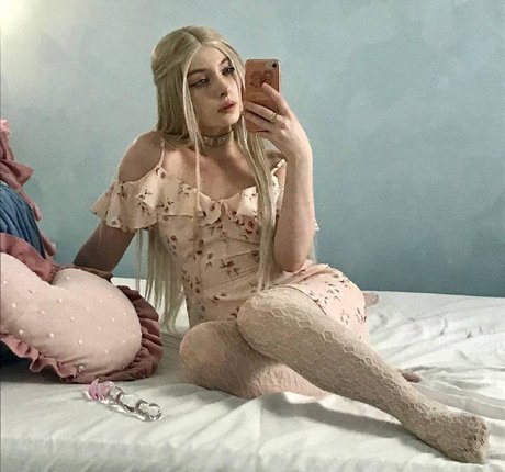Naakte gelekte OnlyFans-foto van Ewa Green