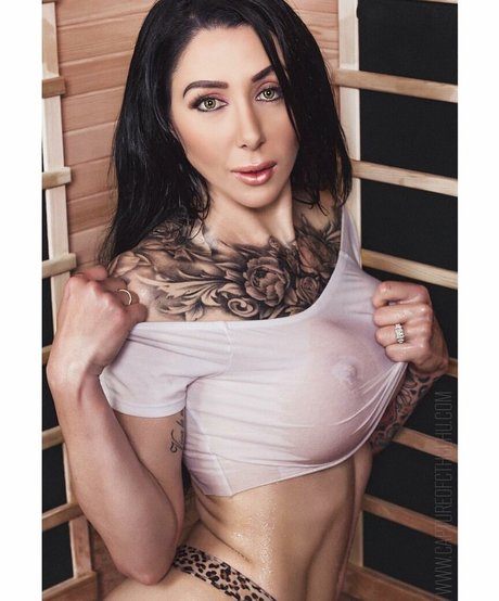 Naakte gelekte OnlyFans-foto van Poison Ivy Xox