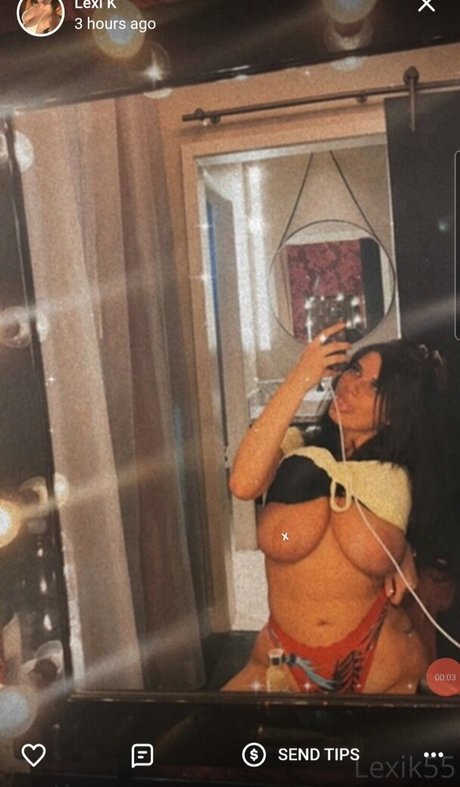 Naakte gelekte OnlyFans-foto van Lexi K