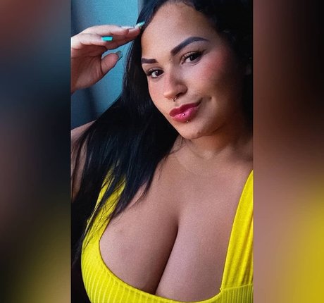 Adriane Esteves