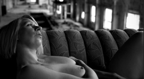 Naakte gelekte OnlyFans-foto van Amanda Busty