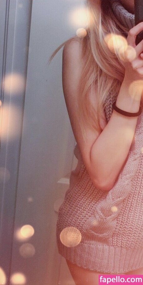 Naakte gelekte OnlyFans-foto van Skittykat