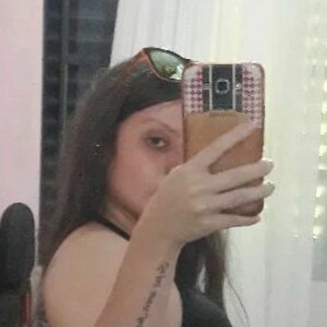 Naakte gelekte OnlyFans-foto van Hellen Silveira
