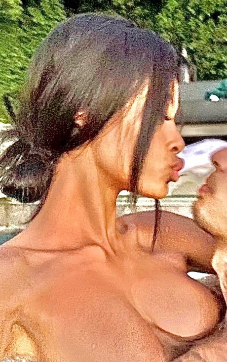 Naakte gelekte OnlyFans-foto van Vinetria
