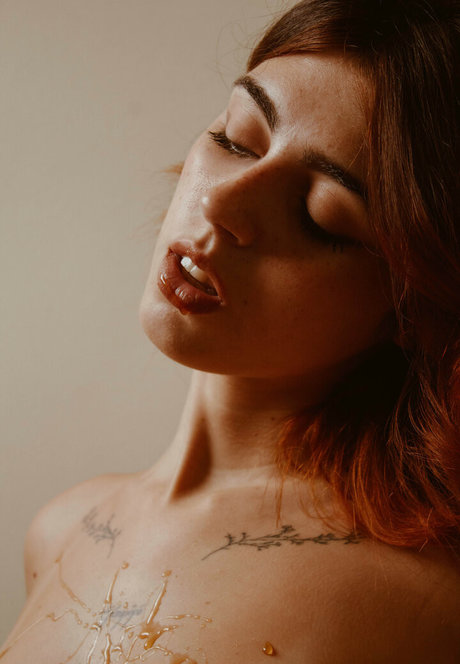 Naakte gelekte OnlyFans-foto van Aliesealieseoff
