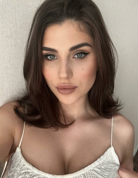 Naakte gelekte OnlyFans-foto van Anyawareness5279