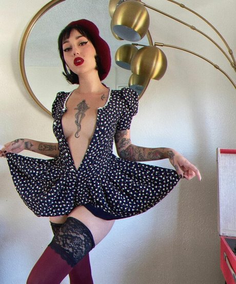 Naakte gelekte OnlyFans-foto van Rocknrollcleopatra