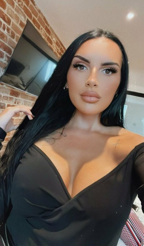Naakte gelekte OnlyFans-foto van Elladxs
