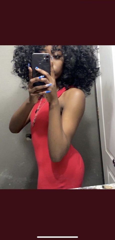 Naakte gelekte OnlyFans-foto van Freakazoidinatl