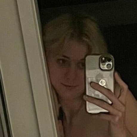 Naakte gelekte OnlyFans-foto van Moodytrea