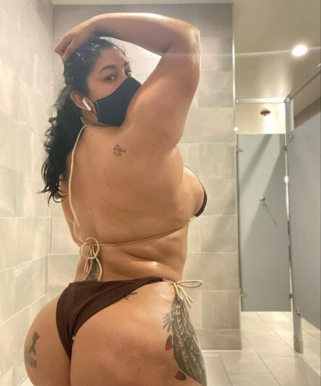 Naakte gelekte OnlyFans-foto van Creidalife