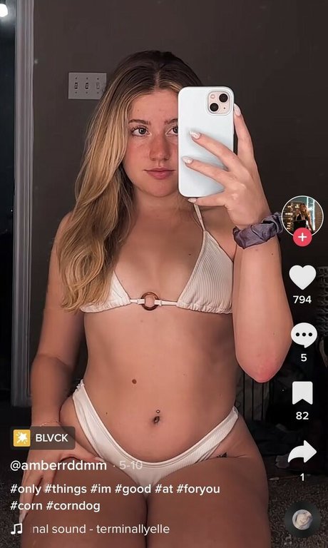 Naakte gelekte OnlyFans-foto van Amberrddmm