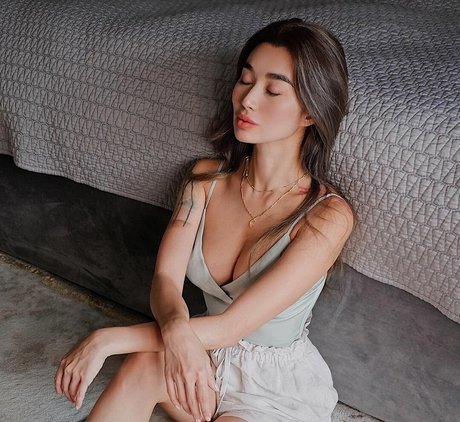 Naakte gelekte OnlyFans-foto van Nicole Asensio