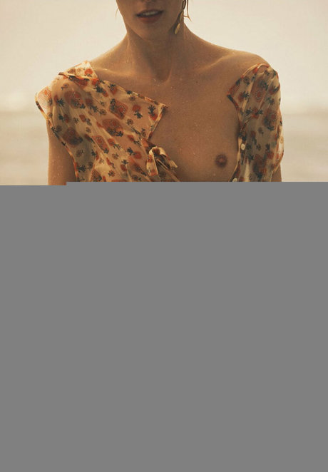 Naakte gelekte OnlyFans-foto van Anja Rubik