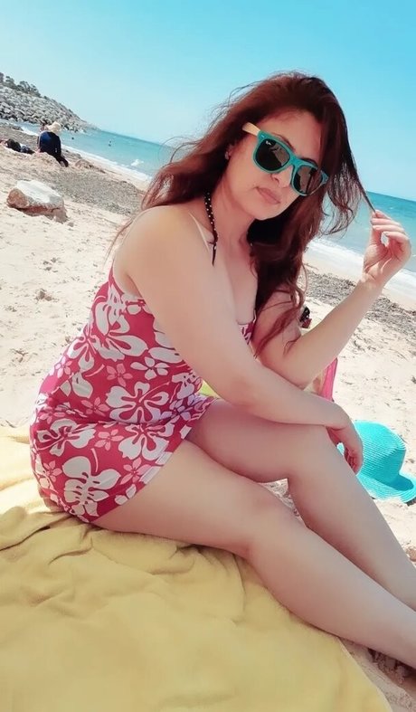 Naakte gelekte OnlyFans-foto van Biba Aboura