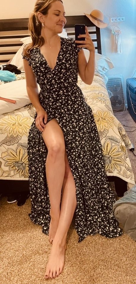 Naakte gelekte OnlyFans-foto van Junescleavage