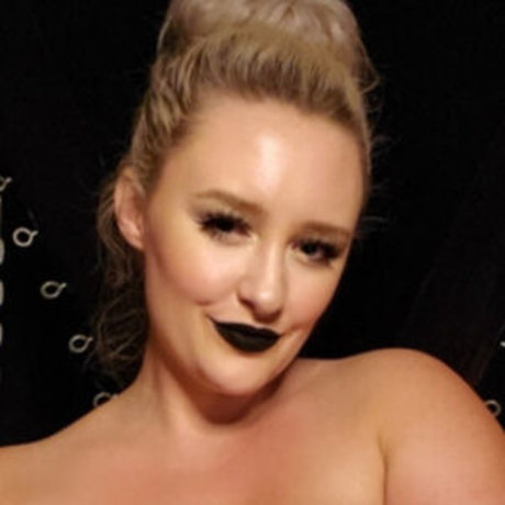Naakte gelekte OnlyFans-foto van Mistress Primrose