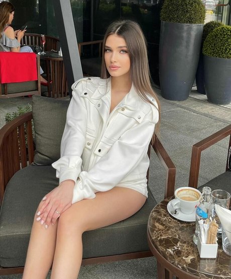 Naakte gelekte OnlyFans-foto van Alexandra Zavrazzhnova