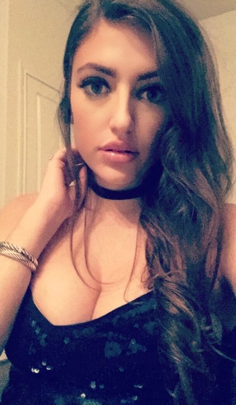Naakte gelekte OnlyFans-foto van Lauren Bedford Russell