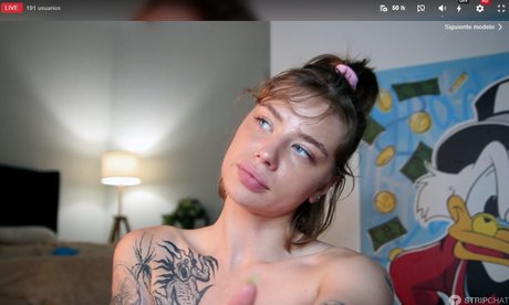 Naakte gelekte OnlyFans-foto van Katarina
