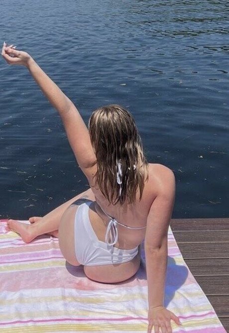 Naakte gelekte OnlyFans-foto van Kaitlynlacasse
