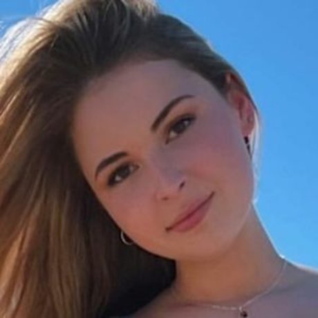 Naakte gelekte OnlyFans-foto van Zaraczellmer