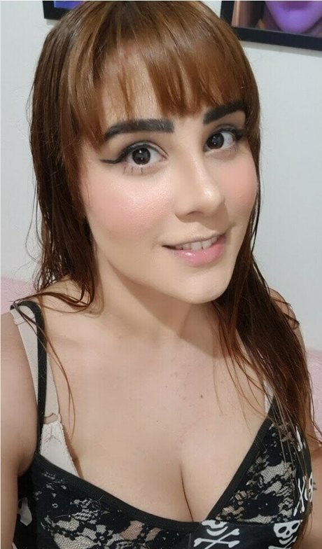 Naakte gelekte OnlyFans-foto van Isabela Barri