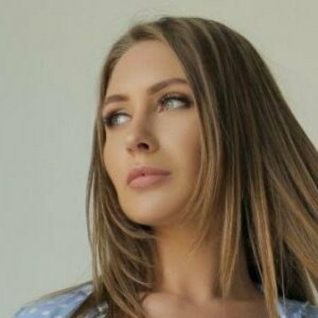 Naakte gelekte OnlyFans-foto van Eva Lunichkina
