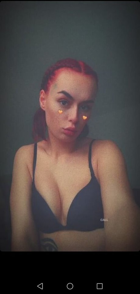 Naakte gelekte OnlyFans-foto van Akirasch