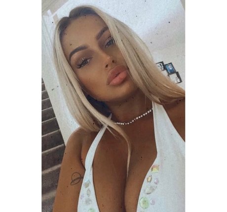 Naakte gelekte OnlyFans-foto van Laurenchelseamossx
