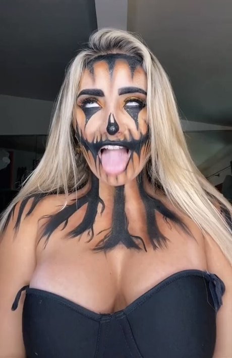 Naakte gelekte OnlyFans-foto van Juliana Sanchez
