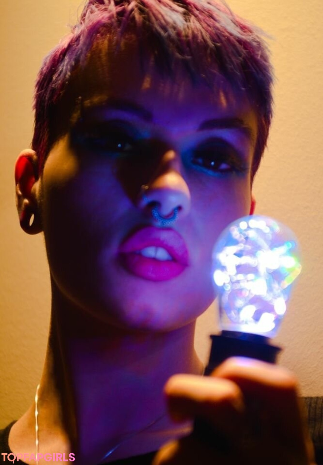 Naakte gelekte OnlyFans-foto van Amethystqueen19 #20 Naakte gelekte OnlyFans-foto van Amethystqueen19 #20