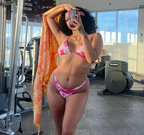 Naakte gelekte OnlyFans-foto van Kilograhm