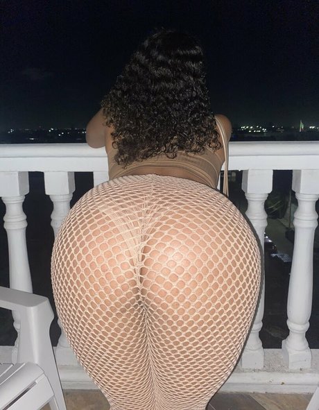 Naakte gelekte OnlyFans-foto van Kilograhm