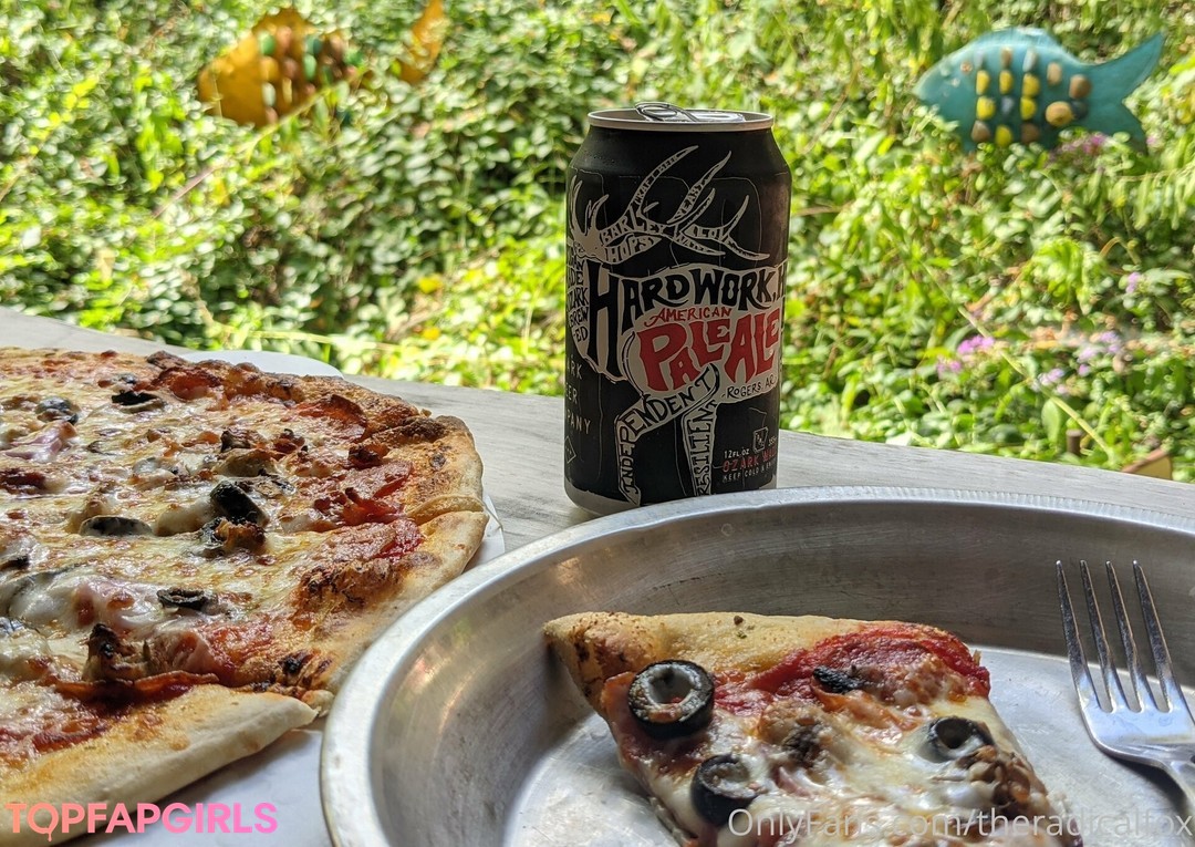 Naakte gelekte OnlyFans-foto van Theradicalfox #24 Naakte gelekte OnlyFans-foto van Theradicalfox #24