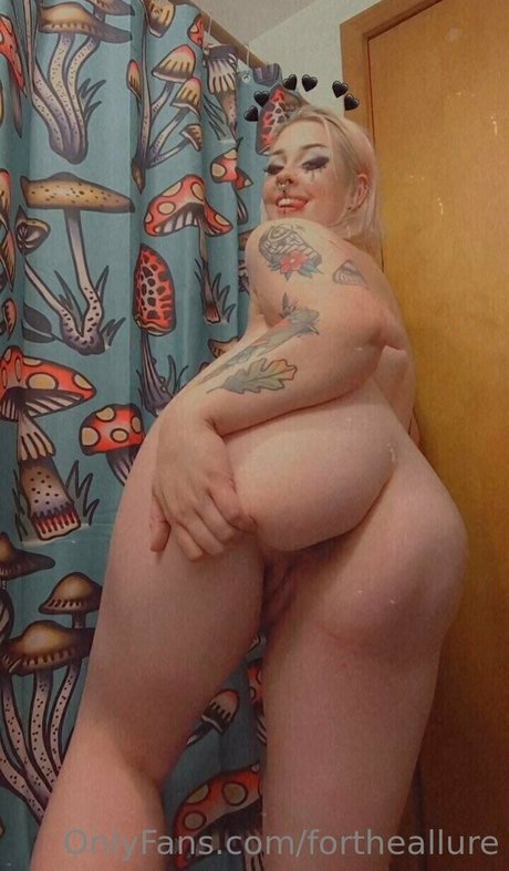 Naakte gelekte OnlyFans-foto van Fortheallure