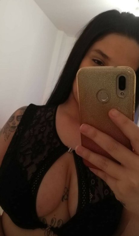 Naakte gelekte OnlyFans-foto van Analisboa