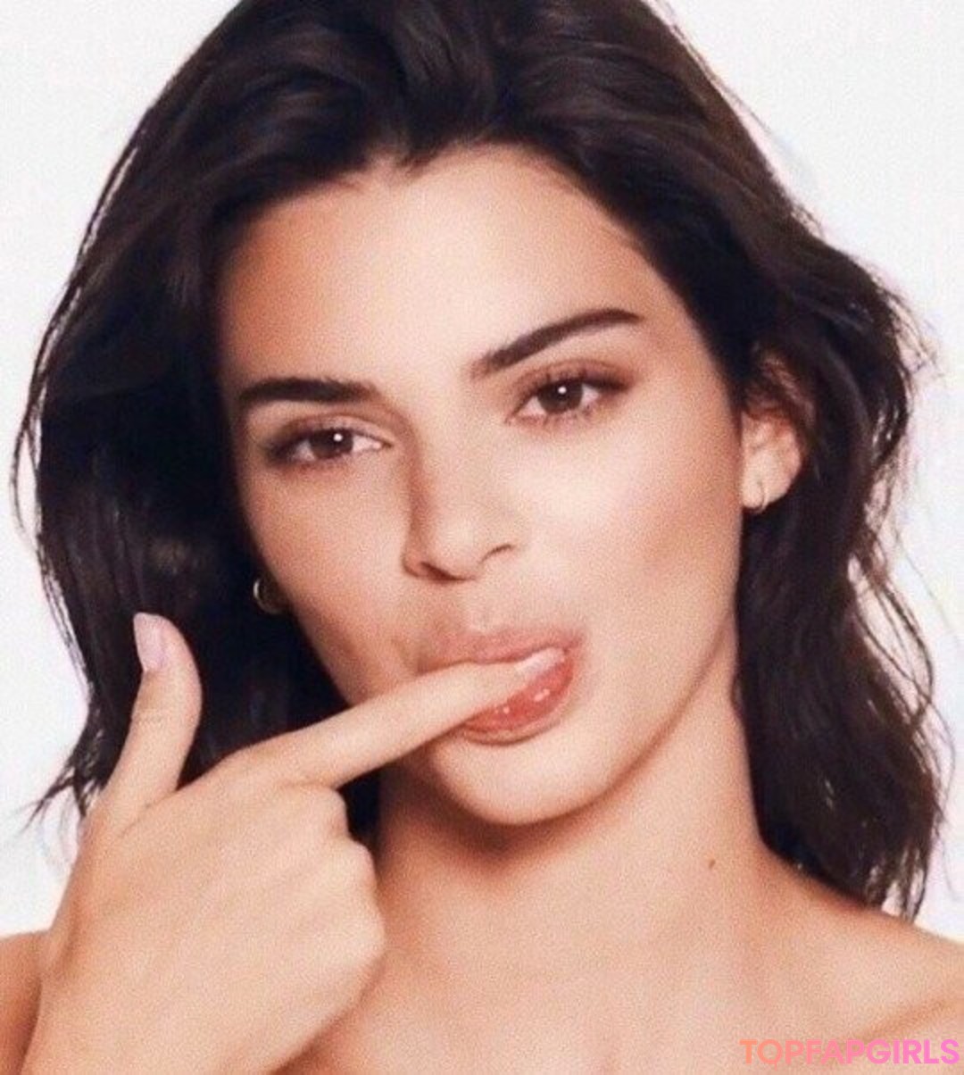 Naakte gelekte OnlyFans-foto van Kendall Jenner #1074