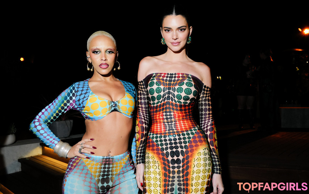 Naakte gelekte OnlyFans-foto van Kendall Jenner #1352