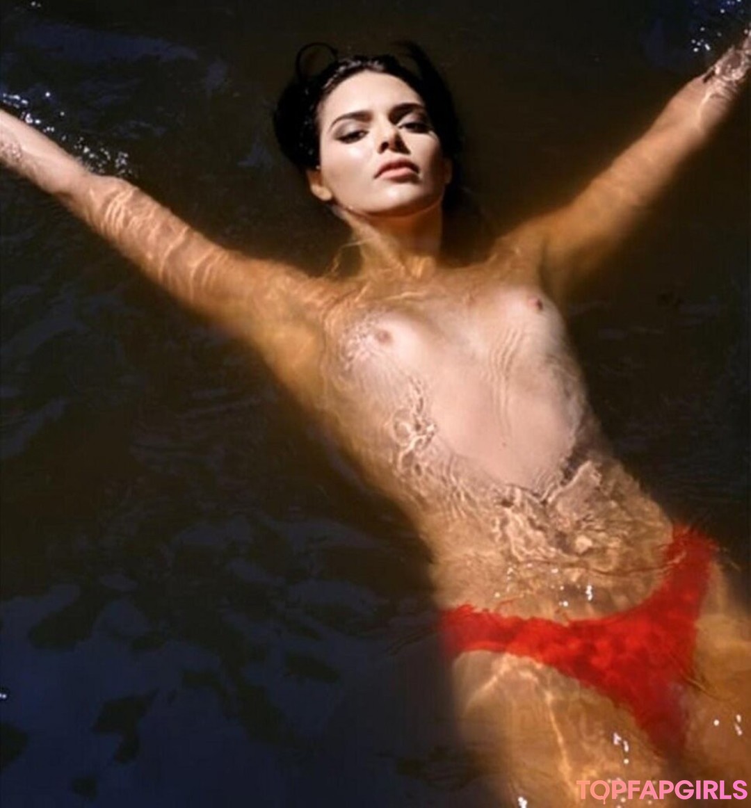 Naakte gelekte OnlyFans-foto van Kendall Jenner #1554