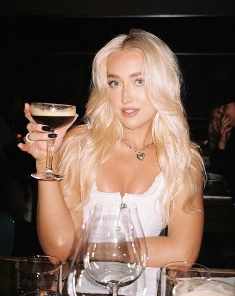 Naakte gelekte OnlyFans-foto van Madds