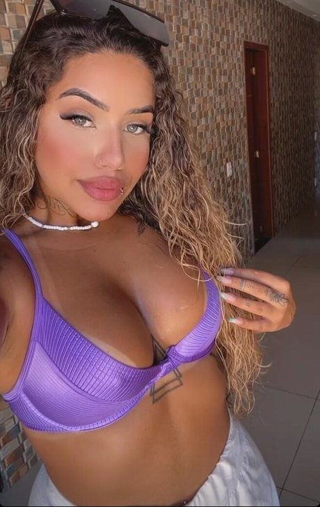 Naakte gelekte OnlyFans-foto van Muito Linda