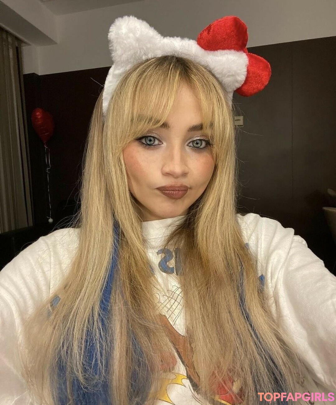 Naakte gelekte OnlyFans-foto van Sabrina Carpenter #1465