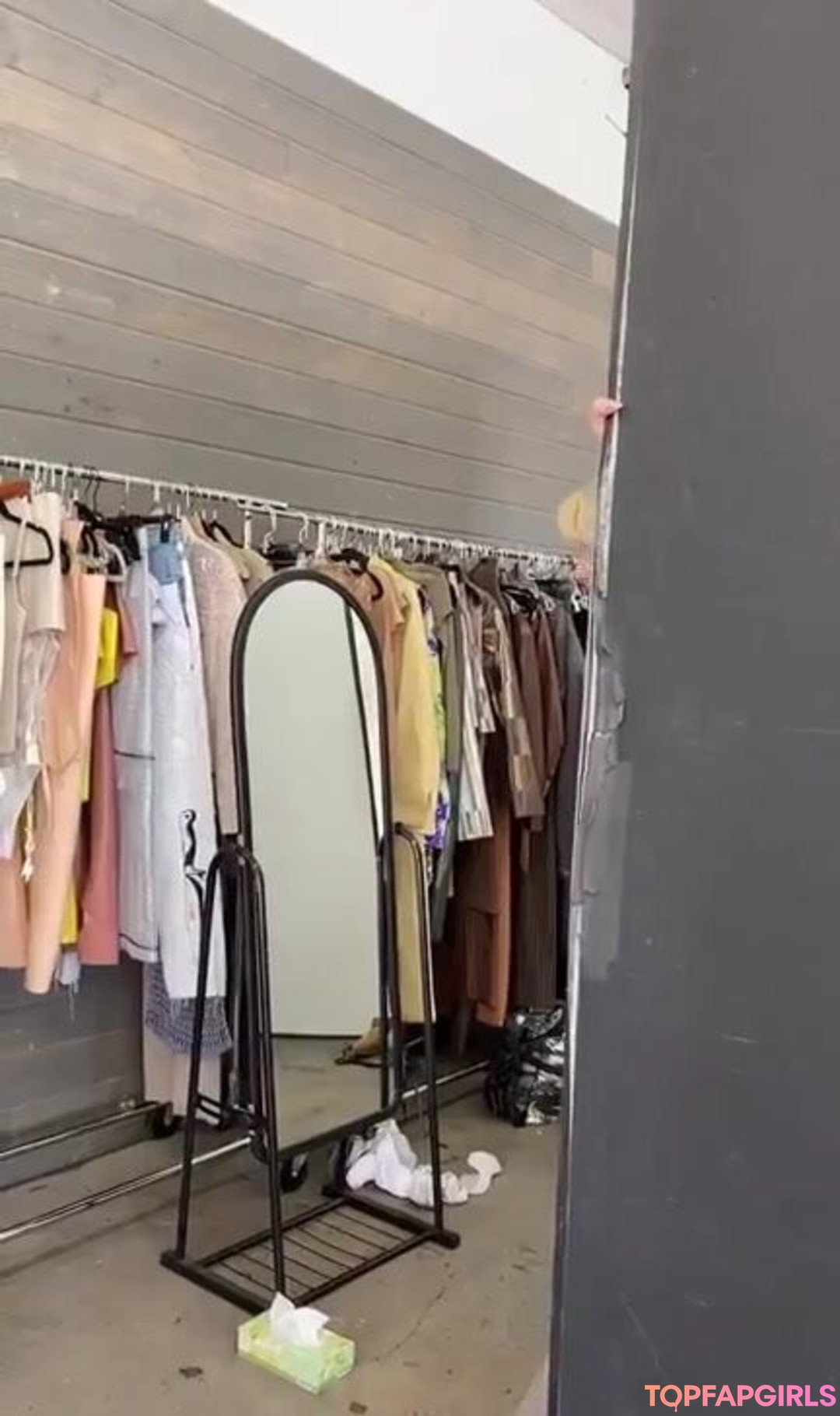 Naakte gelekte OnlyFans-foto van Sabrina Carpenter #1489