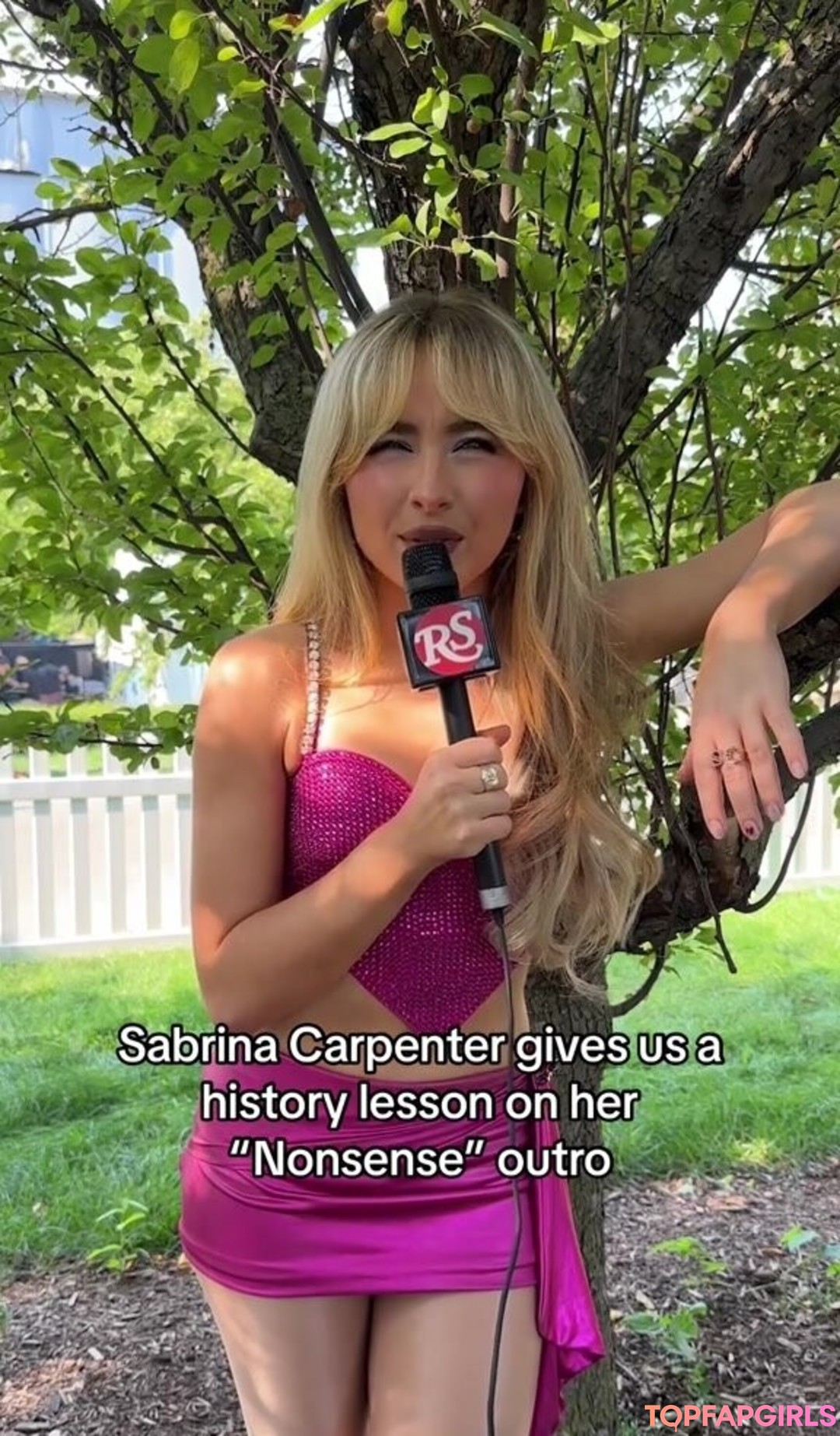 Naakte gelekte OnlyFans-foto van Sabrina Carpenter #1575