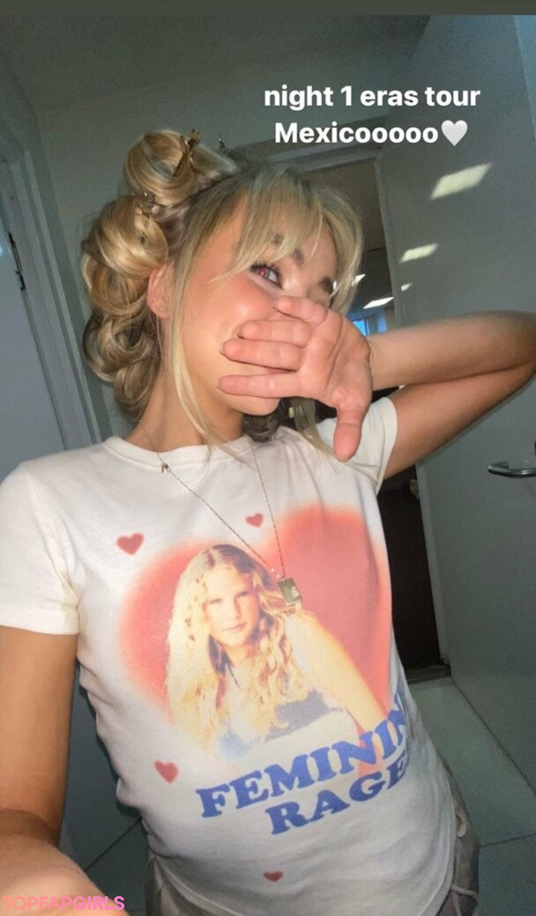 Naakte gelekte OnlyFans-foto van Sabrina Carpenter #1598