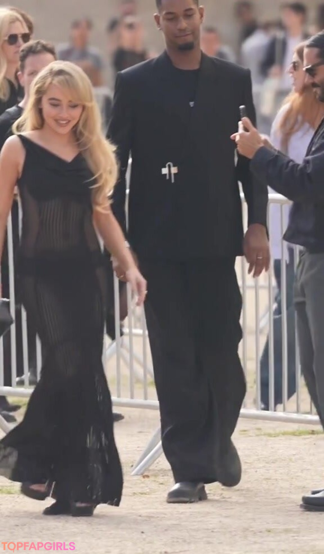 Naakte gelekte OnlyFans-foto van Sabrina Carpenter #1720