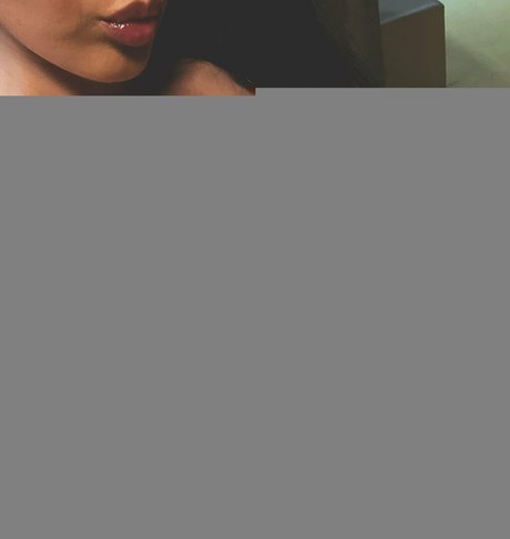 Naakte gelekte OnlyFans-foto van Valentinaevb