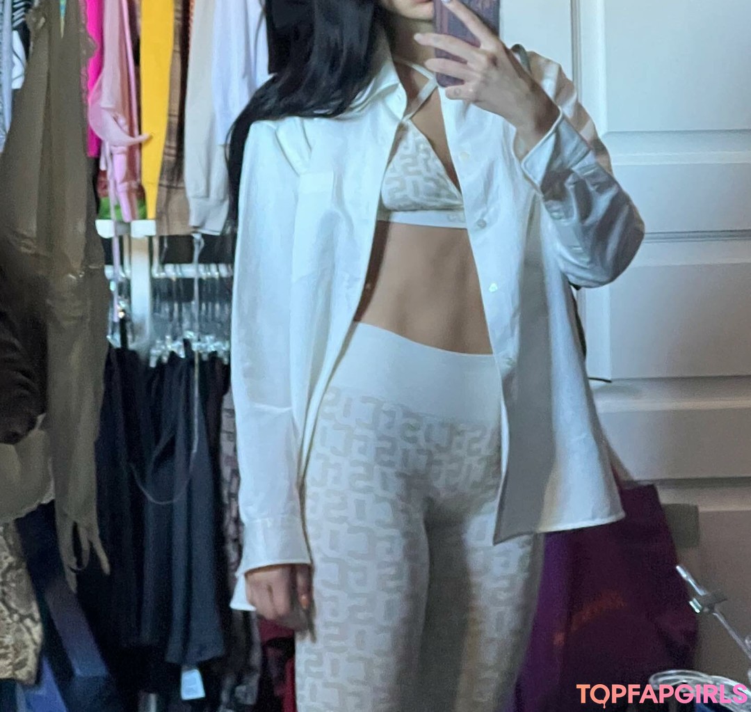 Naakte gelekte OnlyFans-foto van Dua Lipa #1065