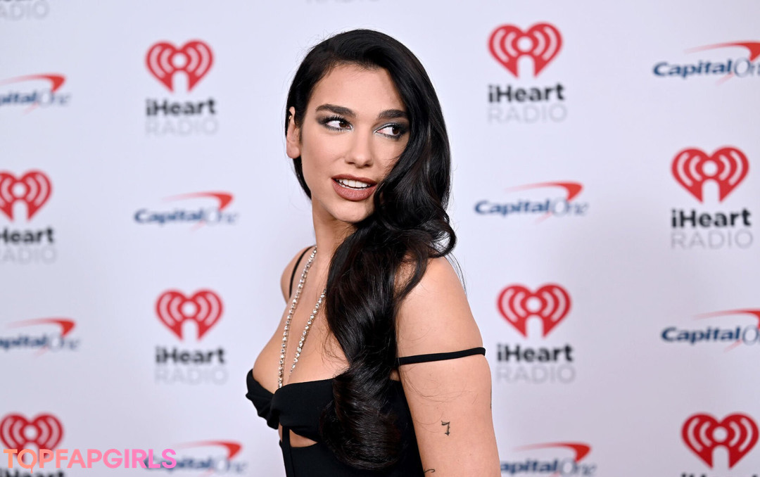 Naakte gelekte OnlyFans-foto van Dua Lipa #1636